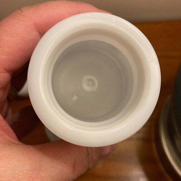 2 Vintage milk glass apothecary jars with bubble lids. Made in Belgium. - Picture 6 of 7